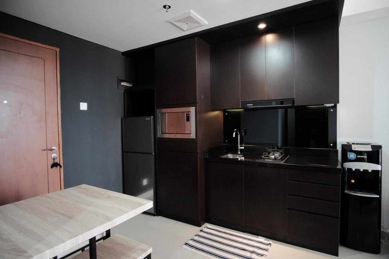 2 Bedrooms - Royal Olive Apartment - Pejaten South Of Jakarta Buitenkant foto