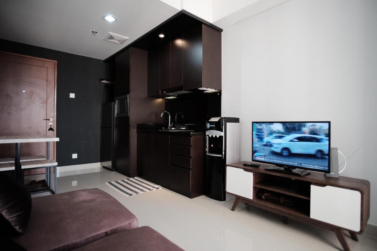 2 Bedrooms - Royal Olive Apartment - Pejaten South Of Jakarta Buitenkant foto
