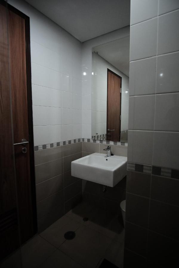2 Bedrooms - Royal Olive Apartment - Pejaten South Of Jakarta Buitenkant foto